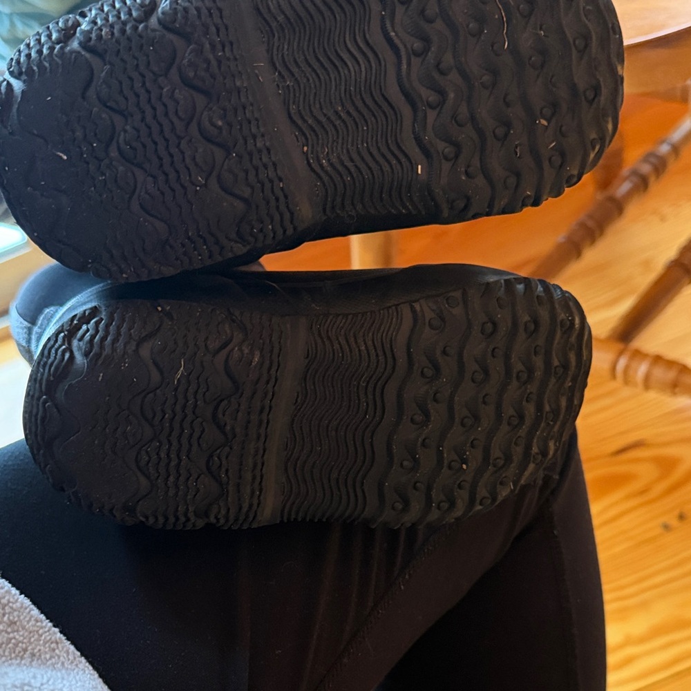 BOGS Kids Black Rain Boots - Picture 6 of 6